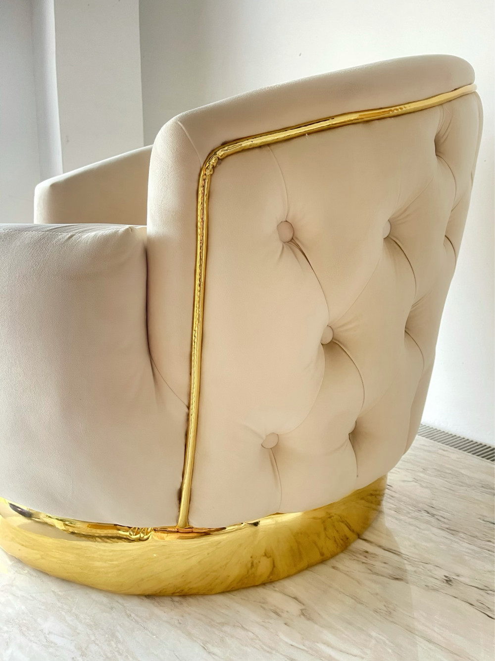 Elegance Chesterfield (Beige) exkluzív bársony fotel - Bézs-Arany