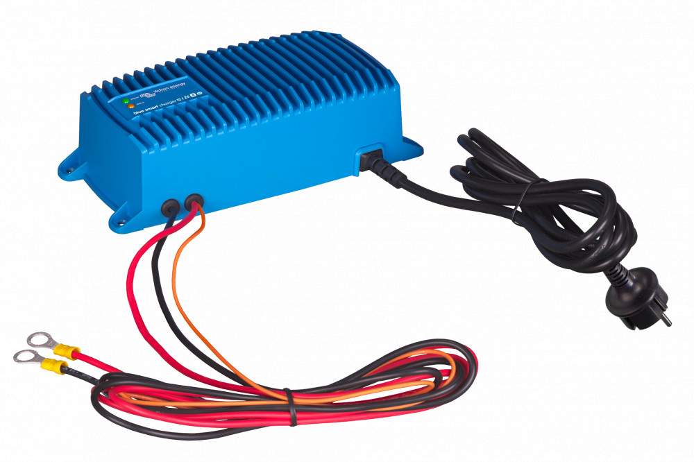 Victron Energy Blue Smart IP67 12V 17A akkumulátortöltő