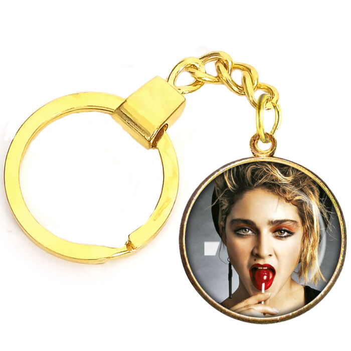 CARSTON Elegant Madonna kulcstartó ezüst vagy arany színben
