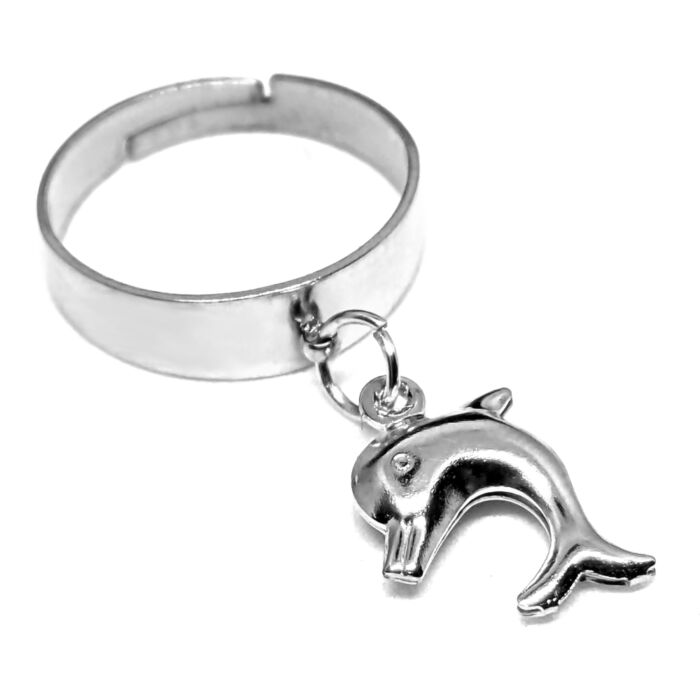 Delfines charmos állítható méretű gyűrű, ezüst színű, választható szélességben