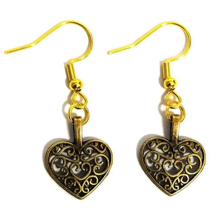 Díszes szív (3) fülbevaló, választható arany vagy ezüst színű akasztóval