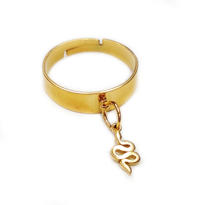 Kígyós charmos állítható méretű gyűrű, arany színű, választható szélességben