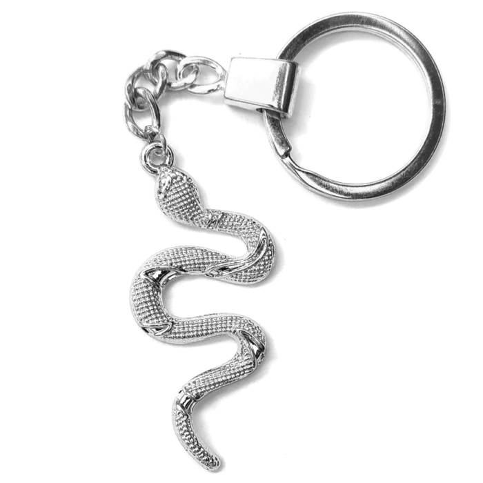 Kígyós kulcstartó, ezüst színben