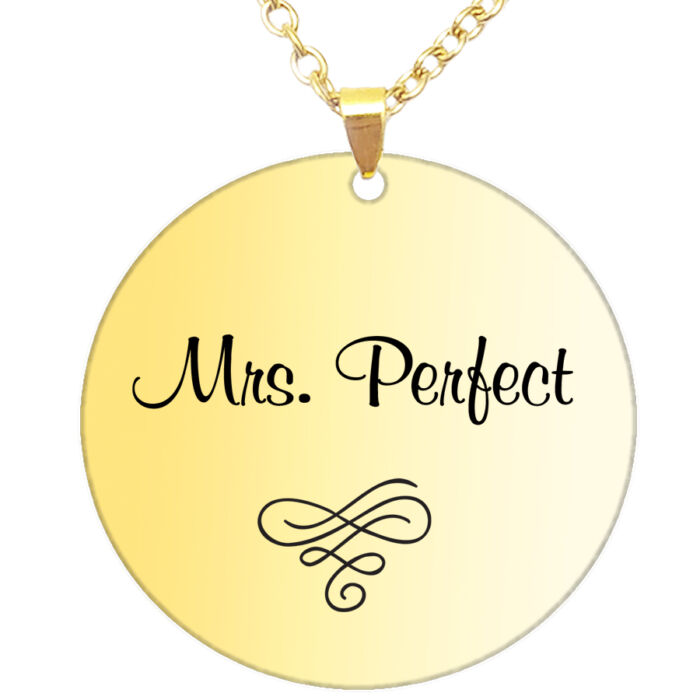 Mrs. Perfect medál lánccal, választható több formában és színben