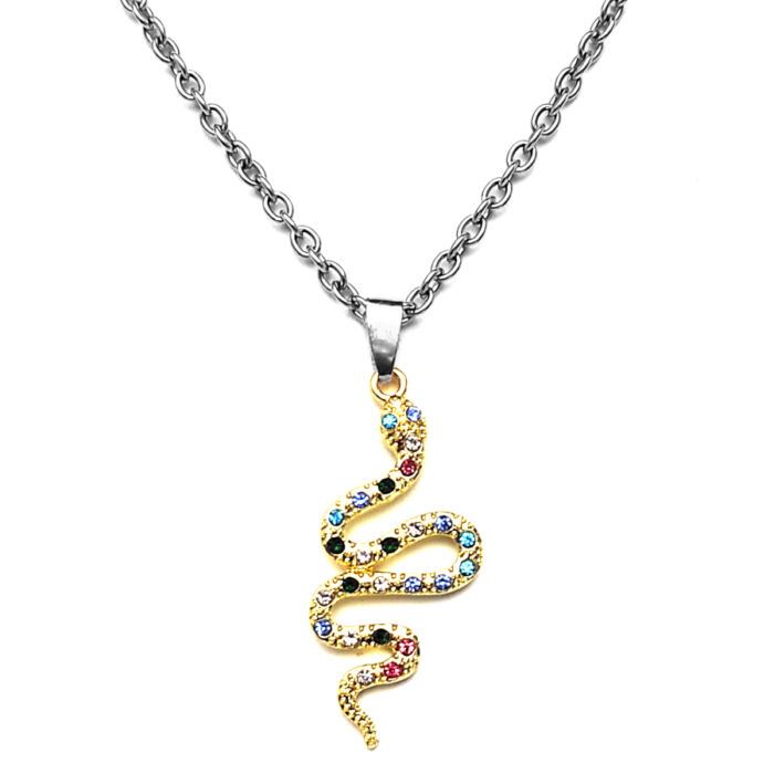 Színes kristályos kígyós medál ezüst színű lánccal