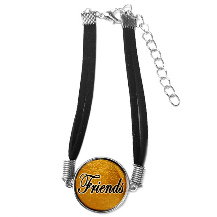 Uniszex állítható Friends (Barátok) karkötő, aranyszínű háttérrel