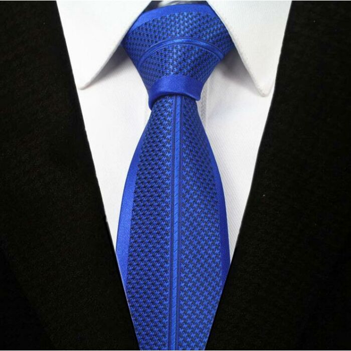 Elegáns kék mintás keskeny nyakkendő