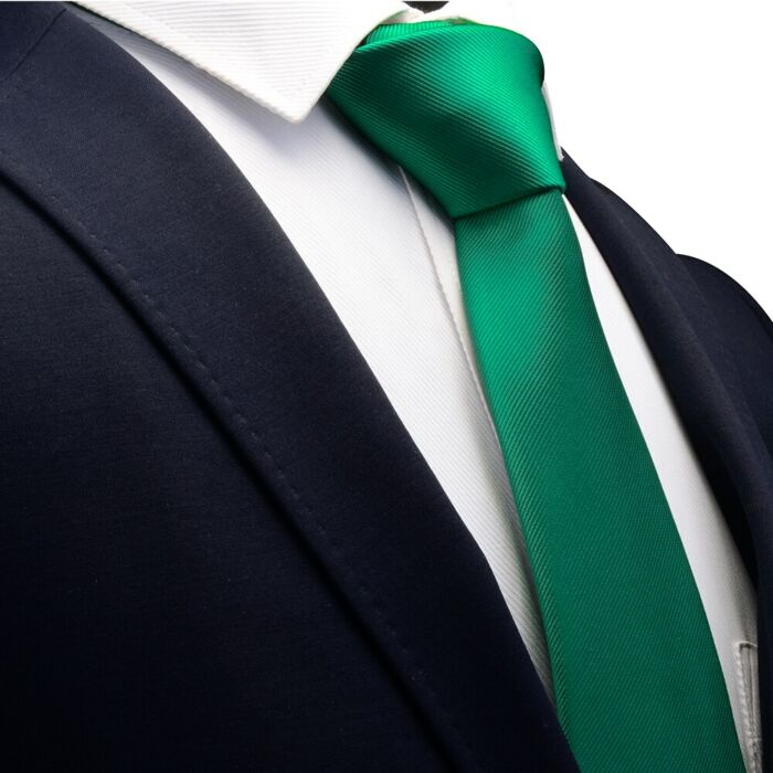 Elegáns zöld nyakkendő