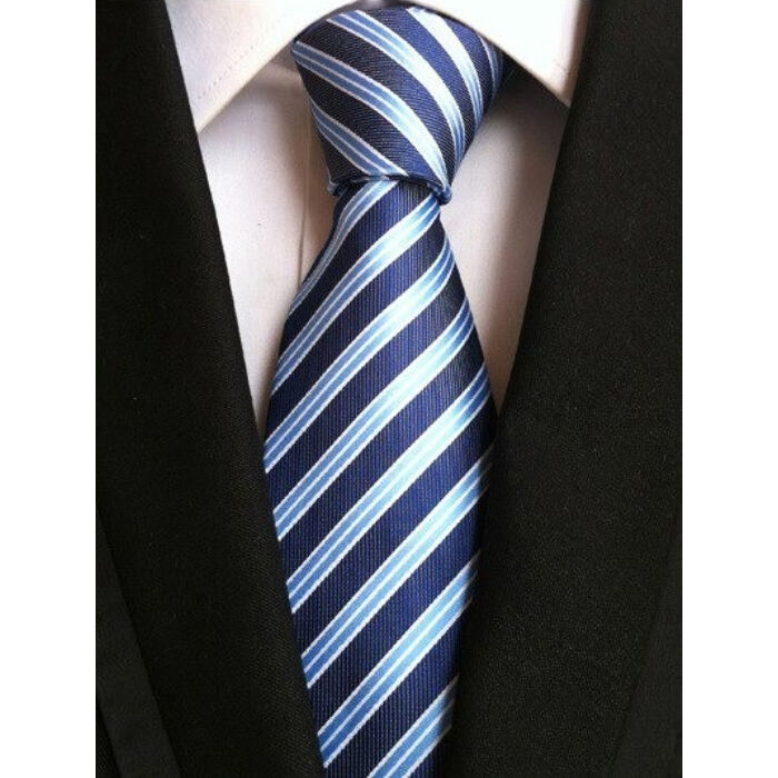 Kék-fehér csíkos nyakkendő
