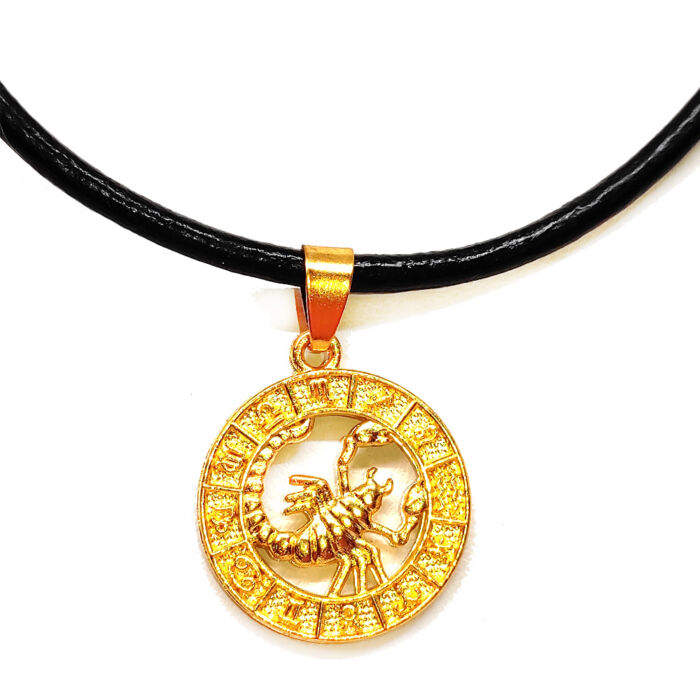 Skorpió-Horoszkóp arany színű medál műbőr lánccal