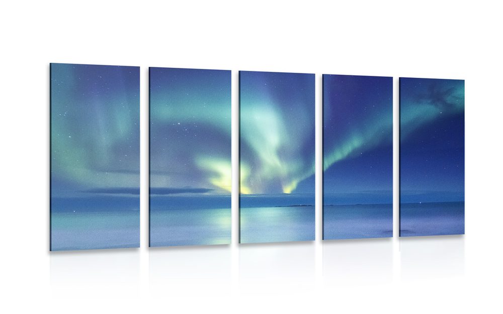 5-részes kép aurora borealis az óceán felett