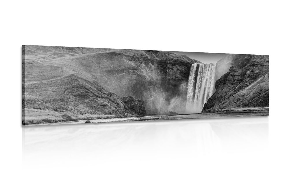 Kép ikonikus Izlandi vízesés fekete fehérben