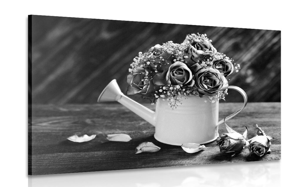 Kép rózsák kannában fekete fehérben