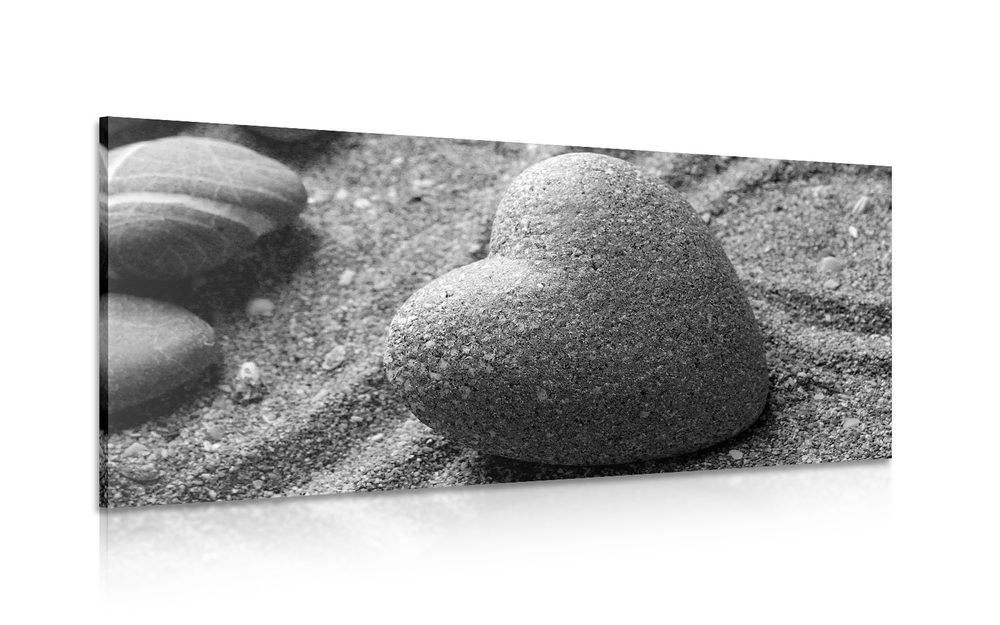 Kép szív alakú Zen kő fekete fehérben