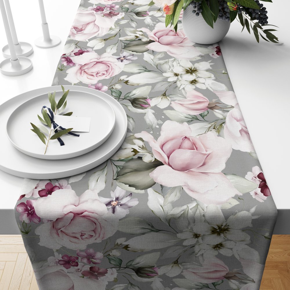 Asztali futó bazsarózsa nyomtatással szürke színben Szélesség: 40 cm | Hosszúság: 160 cm