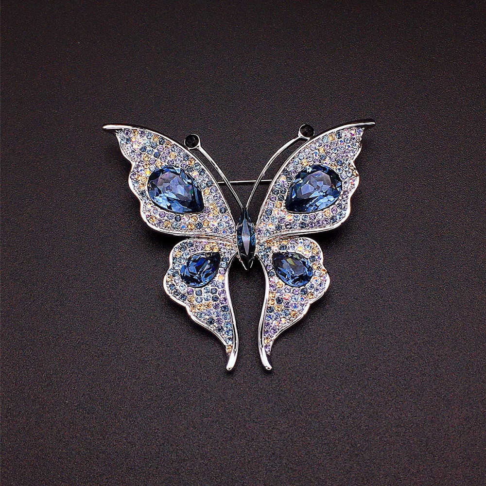 Exkluzív pillangó bross sötétkék Swarovski kristályokkal (0311.)