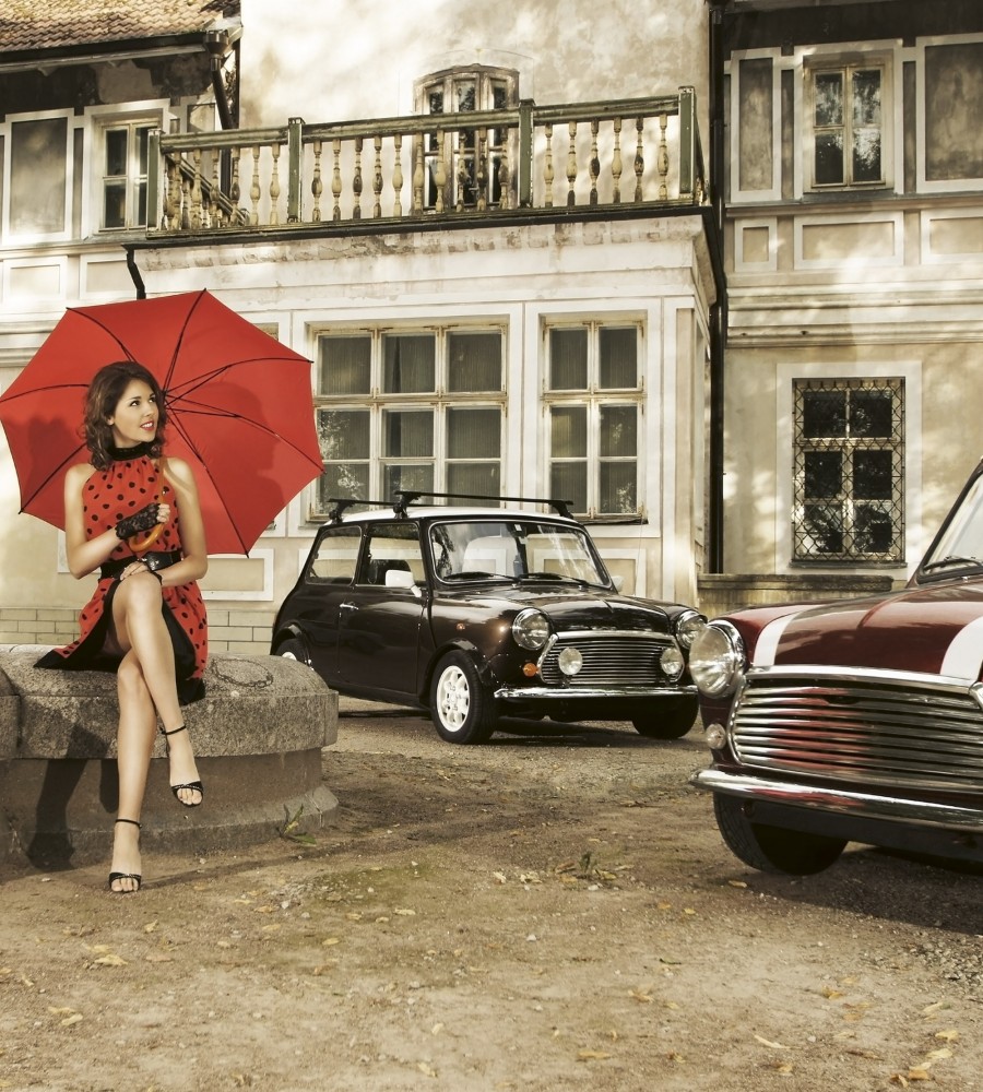 Piros esernyős nő, poszter tapéta 225*250 cm