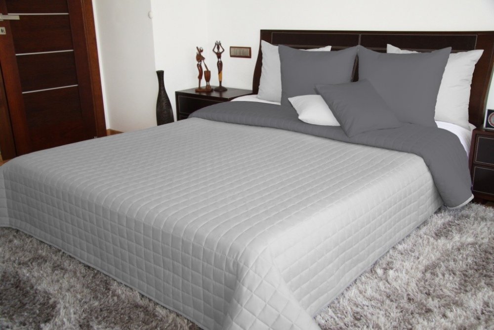 Kétoldalas steppelt ágytakaró szürke ágyon Szélesség: 200 cm | Hossz: 220 cm